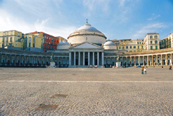 Piazza Plebiscito a Napoli