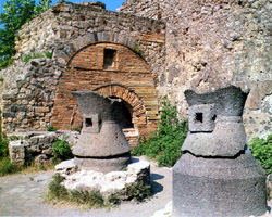 The interior of the Bakery of Modestus