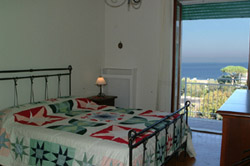 House in Sorrento: Double bedroom of Lauro House in Sorrento with sea-view
