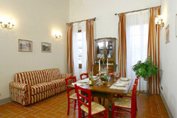 Florence Tuscany Apartment: Living-room with sofa bed of Ghiberti Apartment in Florence