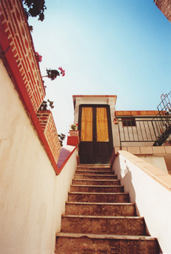 Apartment in Sorrento: Independent entrance of Nina Apartment in Sorrento