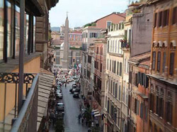 Rome Centre House: Balcony of Babuino House with view on Via del Babuino