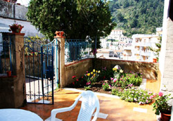 Entrance to the Maiori Girasole apartment