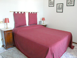 The other side of the double room of Emilia apartment in Sorrento centre