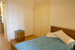 The bedroom with the single bed