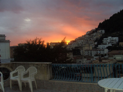 Splendid night time view from the terrace of the Papavero apartment