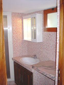 Lodging in Sorrento: Bathroom with washbasin of Nina Lodging in Sorrento
