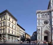 Facade of Palazzo Gamba and the Cathedral of Florence