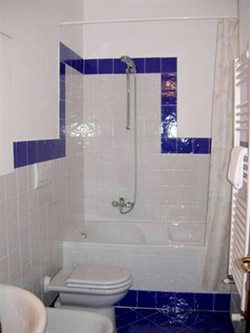 Florence Apartment: Bathroom of Villani Apartment