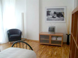 Florence Apartment: Bedroom with TV of Villani Apartment