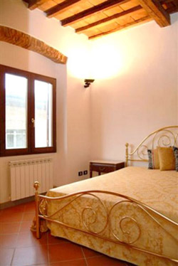 Suite Florence Tuscany: Double bedroom of Uccello Suite in Florence