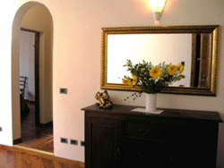 Florence Apartments: Entry of Ghirlandaio Apartment